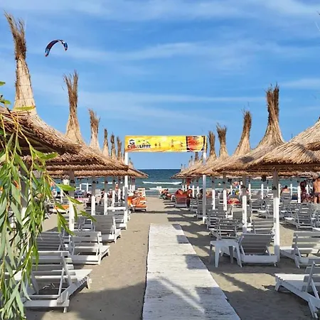 Onix Blue Mamaia Nord Apartman *